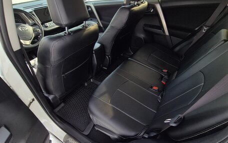 Toyota RAV4, 2018 год, 2 430 000 рублей, 10 фотография