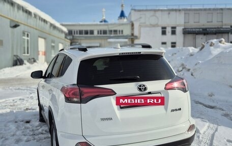 Toyota RAV4, 2018 год, 2 430 000 рублей, 3 фотография