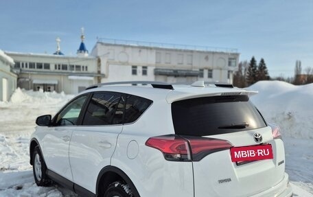 Toyota RAV4, 2018 год, 2 430 000 рублей, 4 фотография