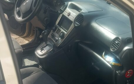 KIA Carens III (RP), 2008 год, 560 000 рублей, 16 фотография