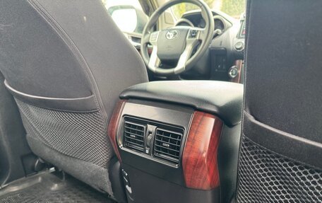 Toyota Land Cruiser Prado 150 рестайлинг 2, 2016 год, 4 550 000 рублей, 11 фотография