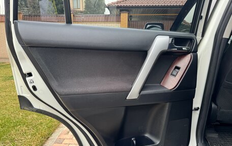 Toyota Land Cruiser Prado 150 рестайлинг 2, 2016 год, 4 550 000 рублей, 13 фотография