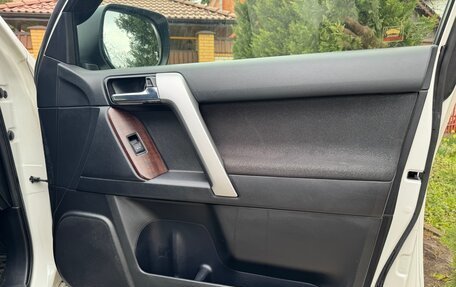 Toyota Land Cruiser Prado 150 рестайлинг 2, 2016 год, 4 550 000 рублей, 7 фотография