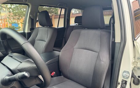 Toyota Land Cruiser Prado 150 рестайлинг 2, 2016 год, 4 550 000 рублей, 21 фотография