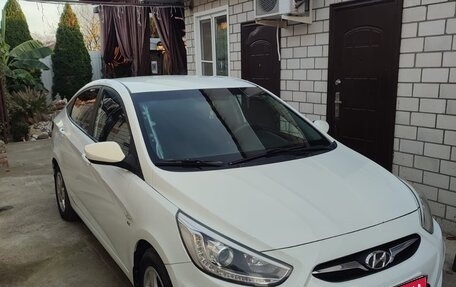 Hyundai Solaris II рестайлинг, 2013 год, 890 000 рублей, 1 фотография