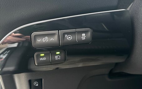 Toyota Prius IV XW50, 2018 год, 2 400 000 рублей, 9 фотография