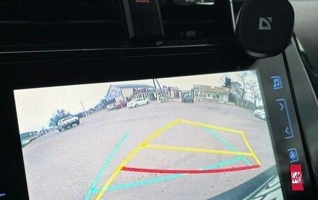 Toyota Prius IV XW50, 2018 год, 2 400 000 рублей, 5 фотография