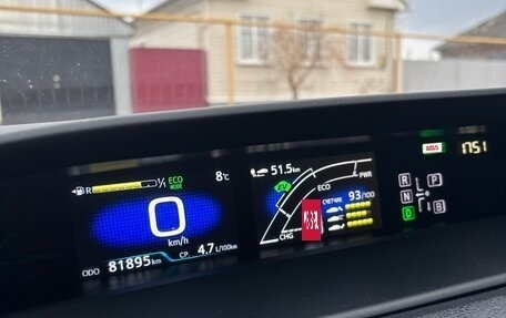 Toyota Prius IV XW50, 2018 год, 2 400 000 рублей, 7 фотография