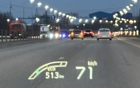 Toyota Prius IV XW50, 2018 год, 2 400 000 рублей, 11 фотография