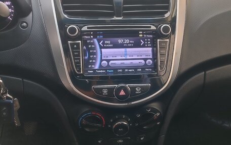 Hyundai Solaris II рестайлинг, 2013 год, 890 000 рублей, 7 фотография