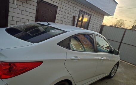 Hyundai Solaris II рестайлинг, 2013 год, 890 000 рублей, 3 фотография