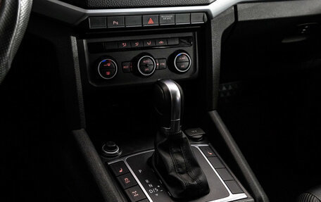 Volkswagen Amarok I рестайлинг, 2019 год, 2 700 000 рублей, 16 фотография