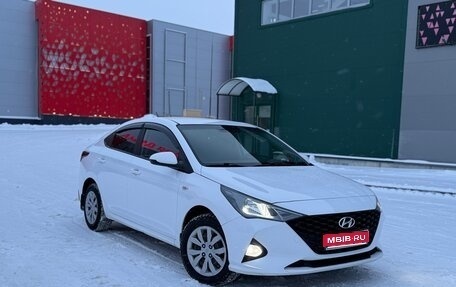 Hyundai Solaris II рестайлинг, 2021 год, 1 300 000 рублей, 1 фотография
