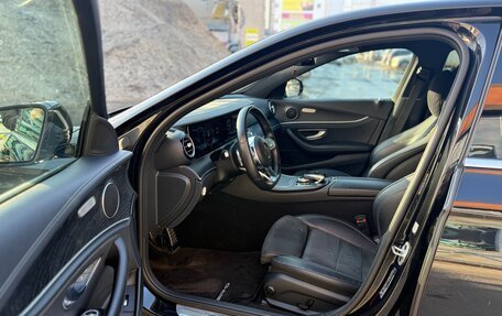 Mercedes-Benz E-Класс, 2019 год, 3 650 000 рублей, 33 фотография