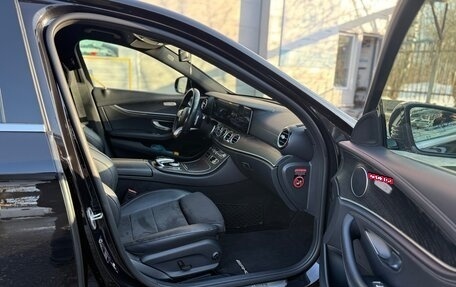 Mercedes-Benz E-Класс, 2019 год, 3 650 000 рублей, 32 фотография