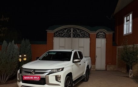 Mitsubishi L200 IV рестайлинг, 2022 год, 3 150 000 рублей, 2 фотография