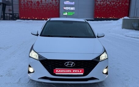 Hyundai Solaris II рестайлинг, 2021 год, 1 300 000 рублей, 2 фотография