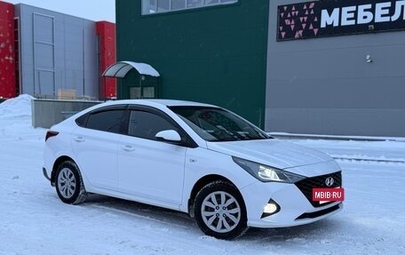 Hyundai Solaris II рестайлинг, 2021 год, 1 300 000 рублей, 10 фотография
