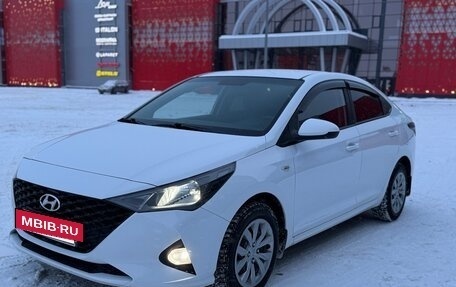 Hyundai Solaris II рестайлинг, 2021 год, 1 300 000 рублей, 3 фотография