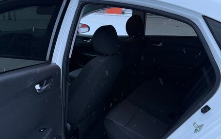 Hyundai Solaris II рестайлинг, 2021 год, 1 300 000 рублей, 23 фотография