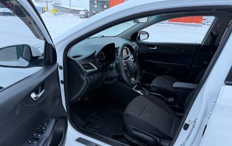 Hyundai Solaris II рестайлинг, 2021 год, 1 300 000 рублей, 29 фотография