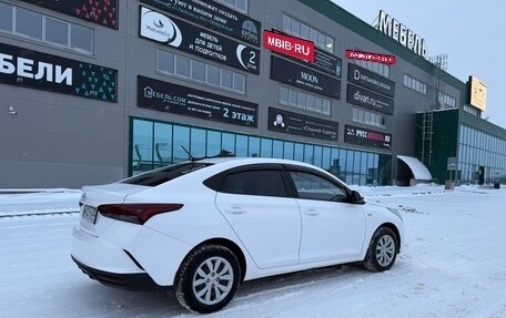 Hyundai Solaris II рестайлинг, 2021 год, 1 300 000 рублей, 40 фотография