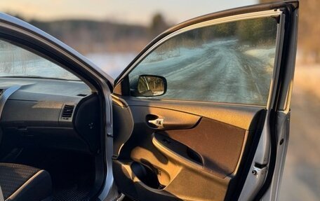 Toyota Corolla, 2011 год, 950 000 рублей, 5 фотография