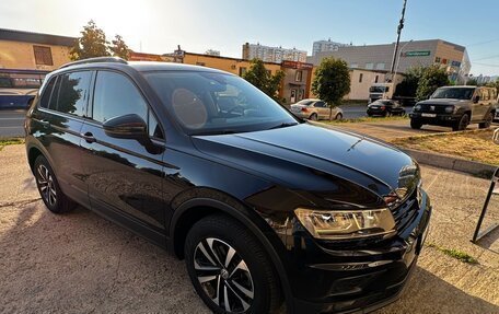 Volkswagen Tiguan II, 2019 год, 2 650 000 рублей, 4 фотография