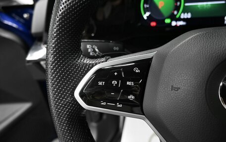 Volkswagen Golf VIII, 2021 год, 2 595 000 рублей, 20 фотография