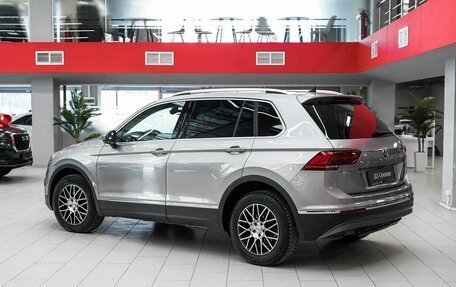 Volkswagen Tiguan II, 2017 год, 2 300 000 рублей, 3 фотография