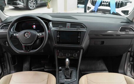 Volkswagen Tiguan II, 2017 год, 2 300 000 рублей, 7 фотография