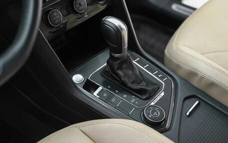 Volkswagen Tiguan II, 2017 год, 2 300 000 рублей, 8 фотография