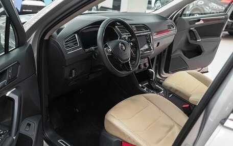 Volkswagen Tiguan II, 2017 год, 2 300 000 рублей, 11 фотография