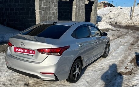 Hyundai Solaris II рестайлинг, 2017 год, 1 249 000 рублей, 3 фотография
