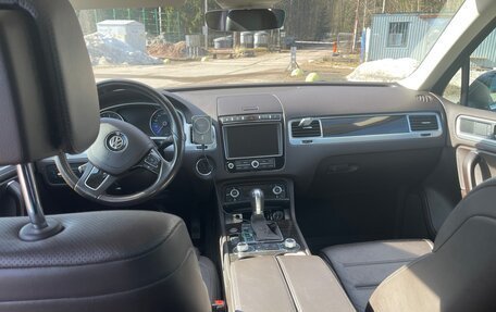 Volkswagen Touareg III, 2017 год, 3 250 000 рублей, 10 фотография