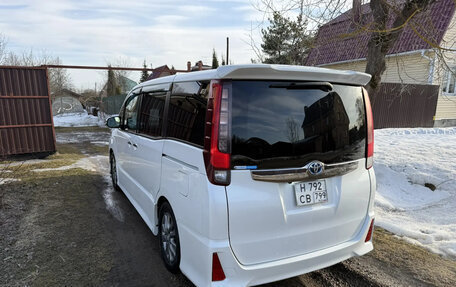 Toyota Noah III, 2016 год, 2 250 000 рублей, 4 фотография