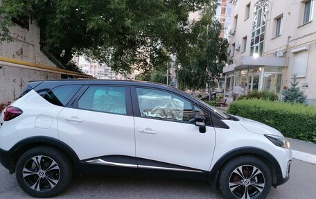 Renault Kaptur I рестайлинг, 2018 год, 1 900 000 рублей, 2 фотография