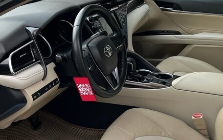 Toyota Camry, 2018 год, 2 250 000 рублей, 11 фотография