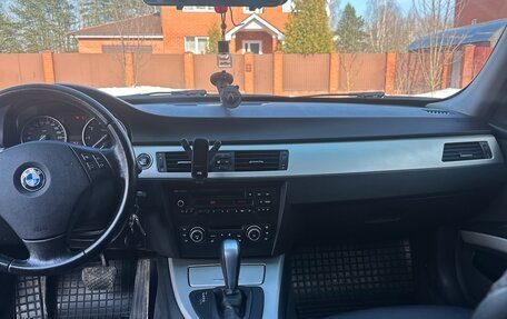 BMW 3 серия, 2011 год, 950 000 рублей, 14 фотография