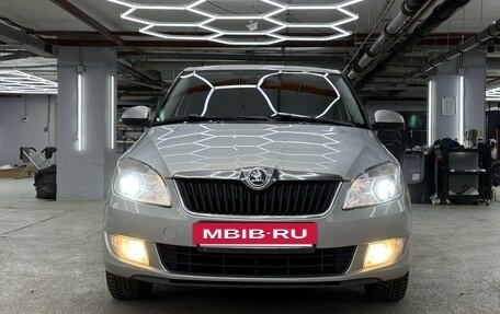 Skoda Fabia II, 2013 год, 800 000 рублей, 3 фотография