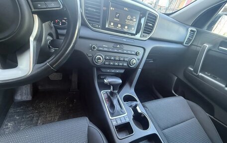 KIA Sportage IV рестайлинг, 2020 год, 2 050 000 рублей, 15 фотография