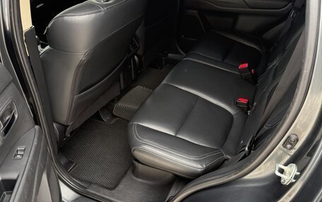 Mitsubishi Outlander III рестайлинг 3, 2019 год, 1 900 000 рублей, 10 фотография