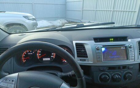 Toyota Hilux VII, 2011 год, 1 700 000 рублей, 11 фотография