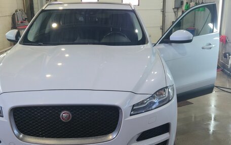 Jaguar F-Pace, 2017 год, 2 800 000 рублей, 2 фотография