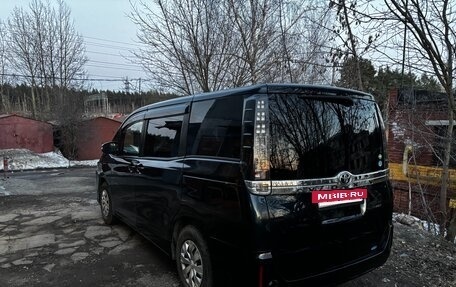 Toyota Voxy III, 2014 год, 1 890 000 рублей, 4 фотография