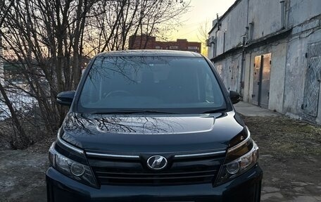 Toyota Voxy III, 2014 год, 1 890 000 рублей, 3 фотография