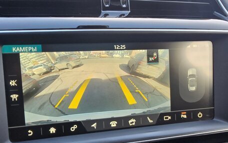 Jaguar F-Pace, 2017 год, 2 800 000 рублей, 18 фотография