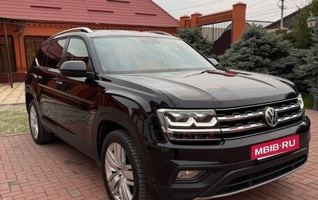 Volkswagen Teramont I, 2019 год, 3 700 000 рублей, 2 фотография