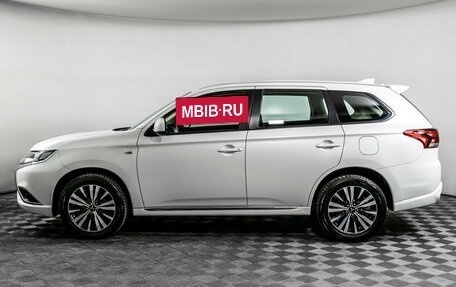 Mitsubishi Outlander III рестайлинг 3, 2022 год, 2 760 000 рублей, 8 фотография