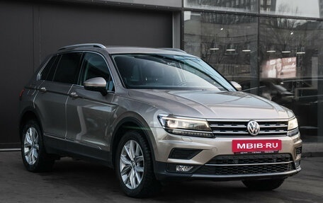 Volkswagen Tiguan II, 2019 год, 2 850 000 рублей, 3 фотография